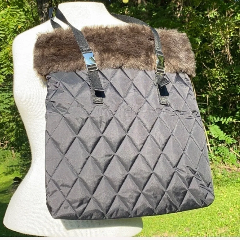 Bath & Body Works hot off the slopes tote bag black with brown faux fur